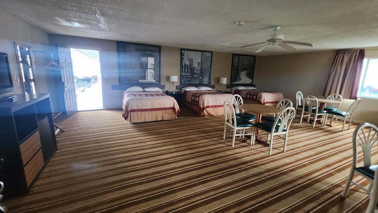 Hotel Super 8 By Wyndham Centerville-richmond